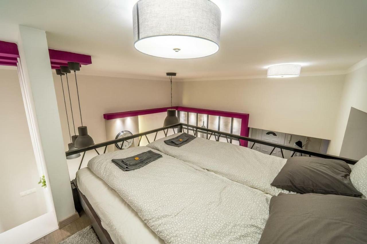 Cozy Downtown Studio Apartment Budapest Bagian luar foto