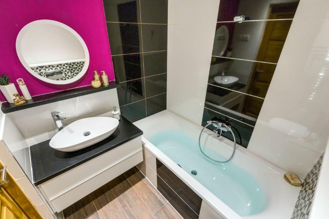 Cozy Downtown Studio Apartment Budapest Bagian luar foto