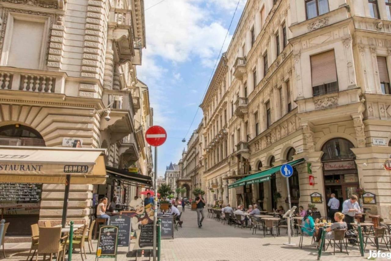 Cozy Downtown Studio Apartment Budapest Bagian luar foto
