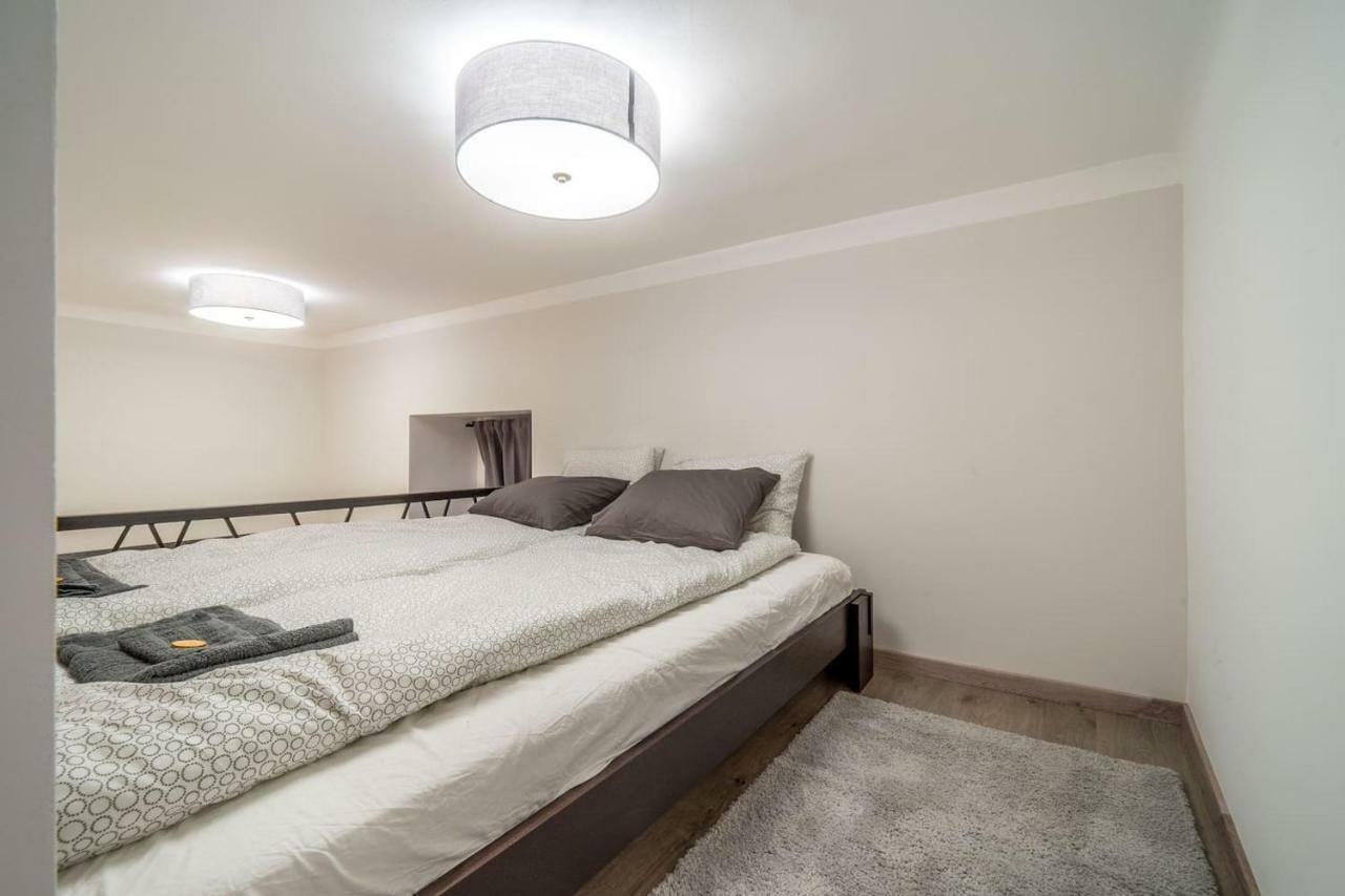 Cozy Downtown Studio Apartment Budapest Bagian luar foto